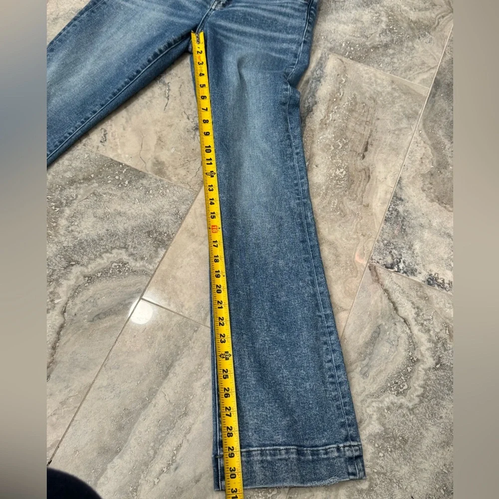 Stylish Blue Straight Leg Women's Jeans